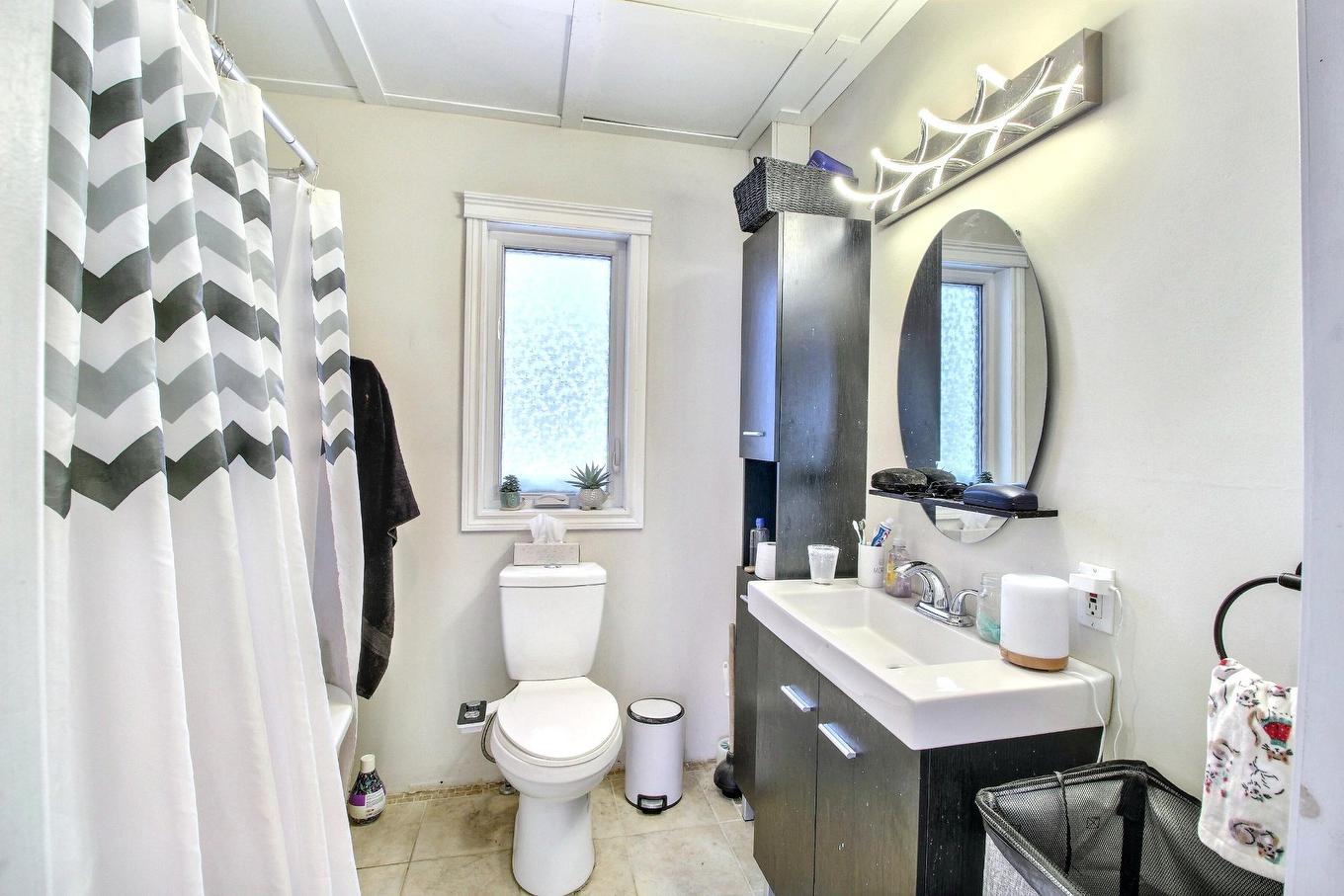 Salle de bains - 2366 - 2368 Rue Saguenay, Rouyn-Noranda, QC - Indoor Photo Showing Bathroom