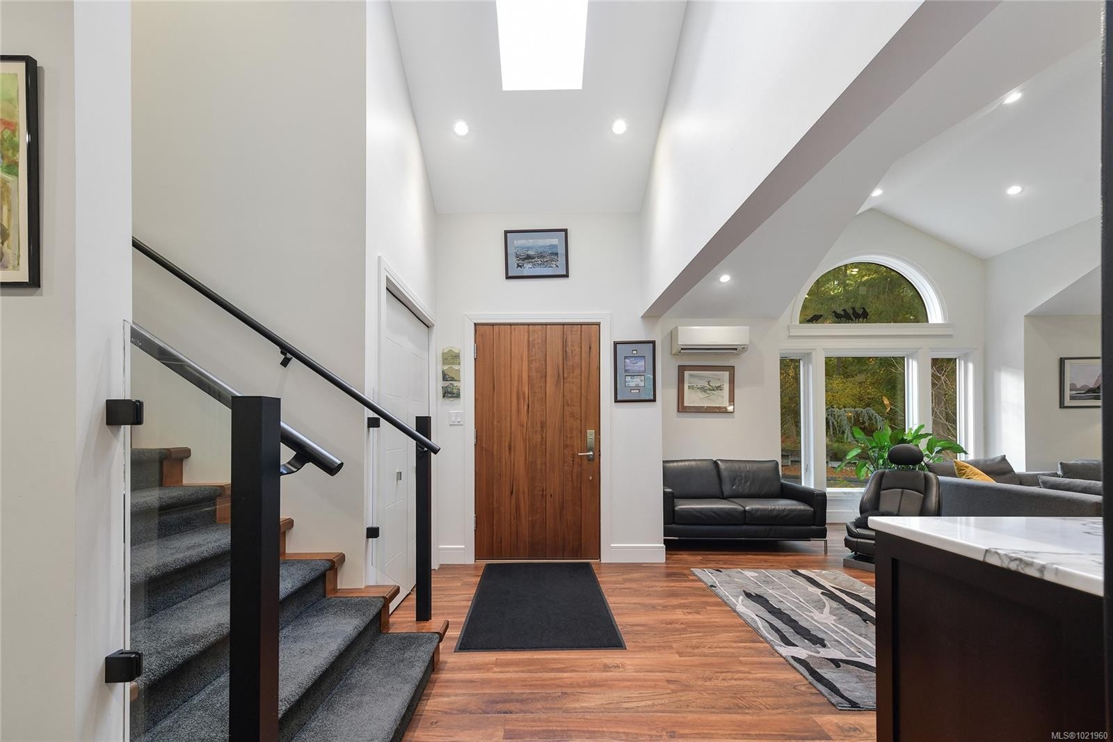 851 Sayward Rd, Saanich, BC