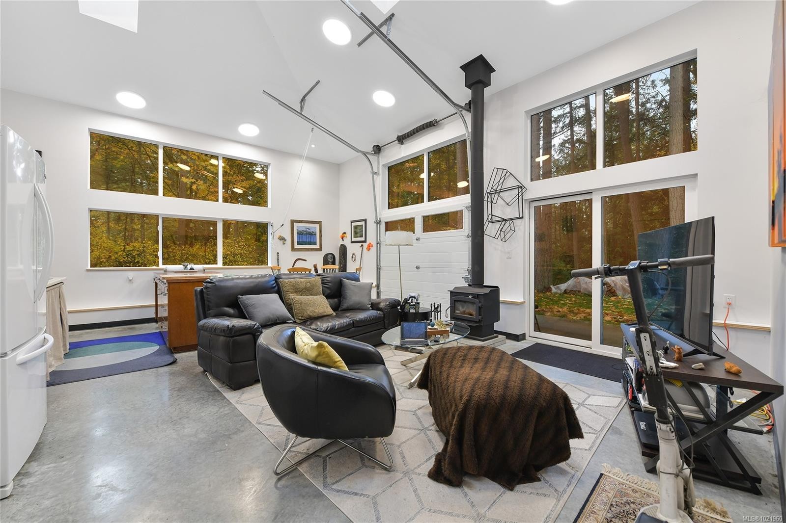 851 Sayward Rd, Saanich, BC