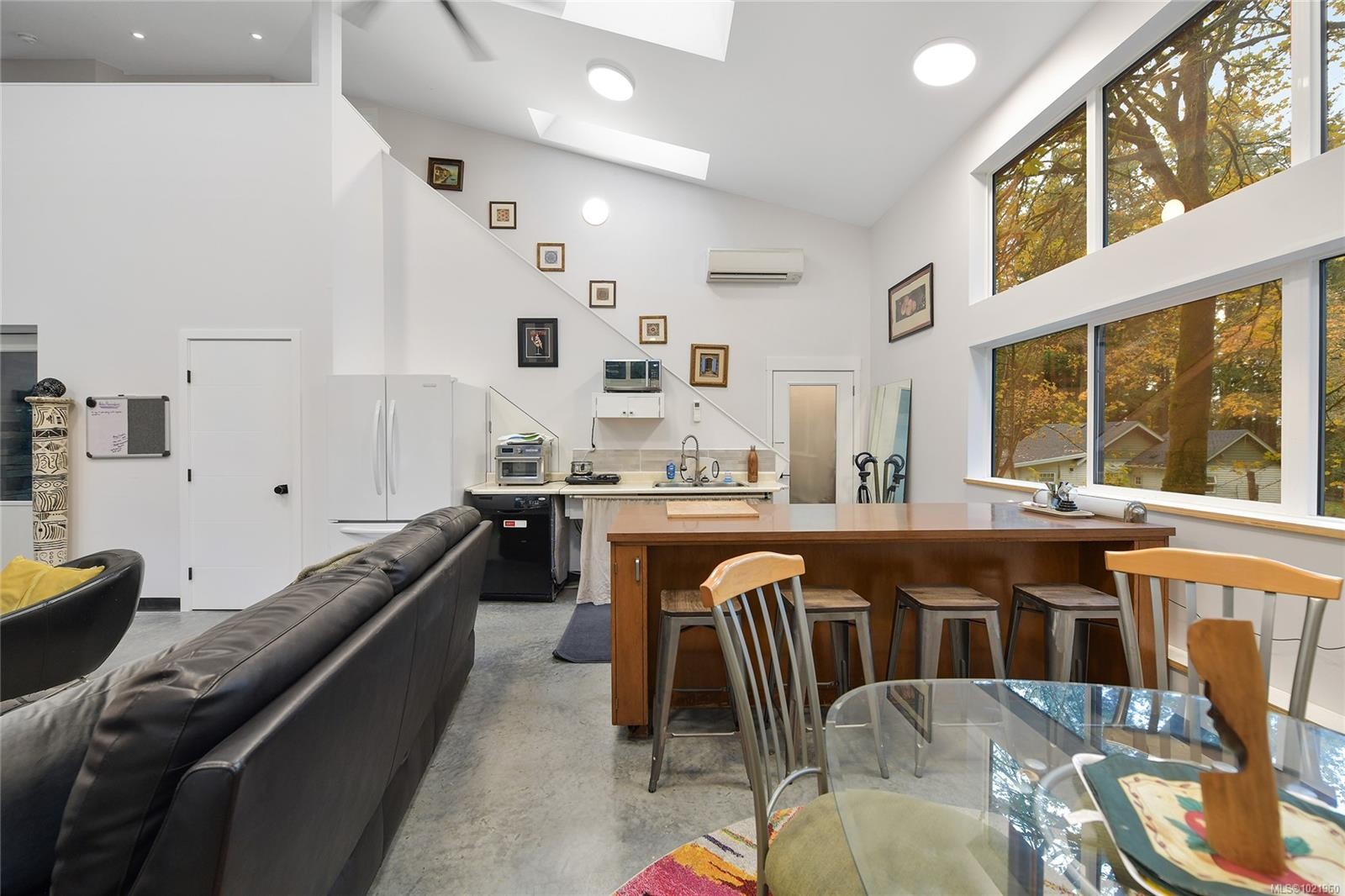 851 Sayward Rd, Saanich, BC