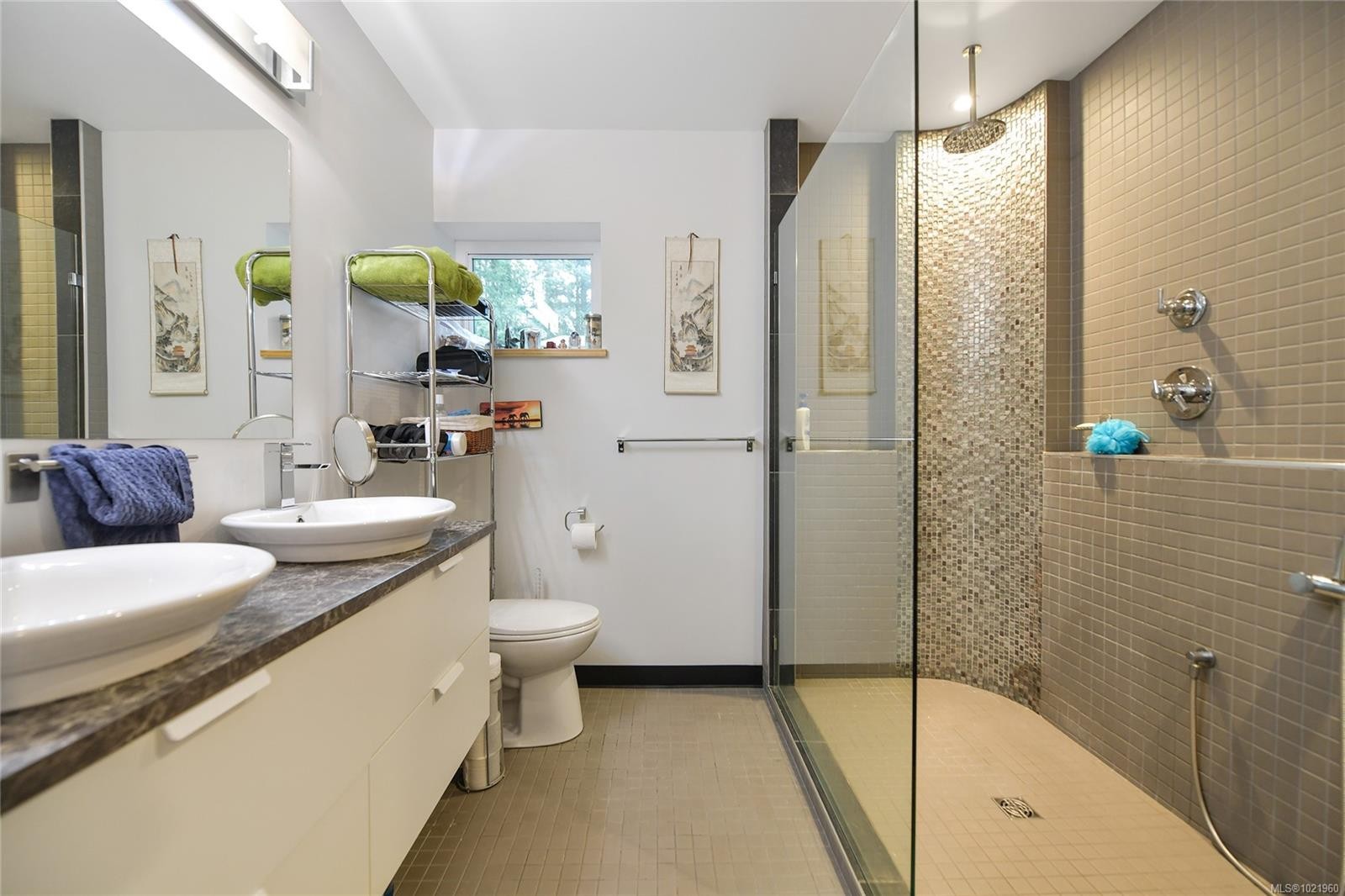 851 Sayward Rd, Saanich, BC