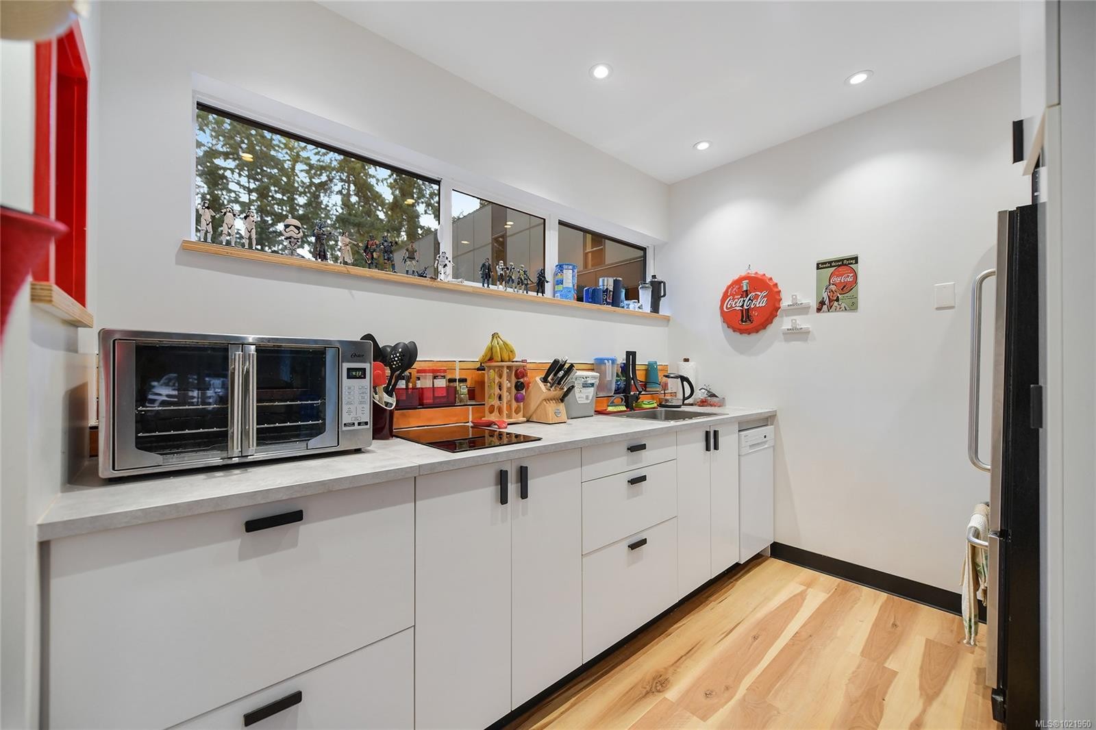 851 Sayward Rd, Saanich, BC