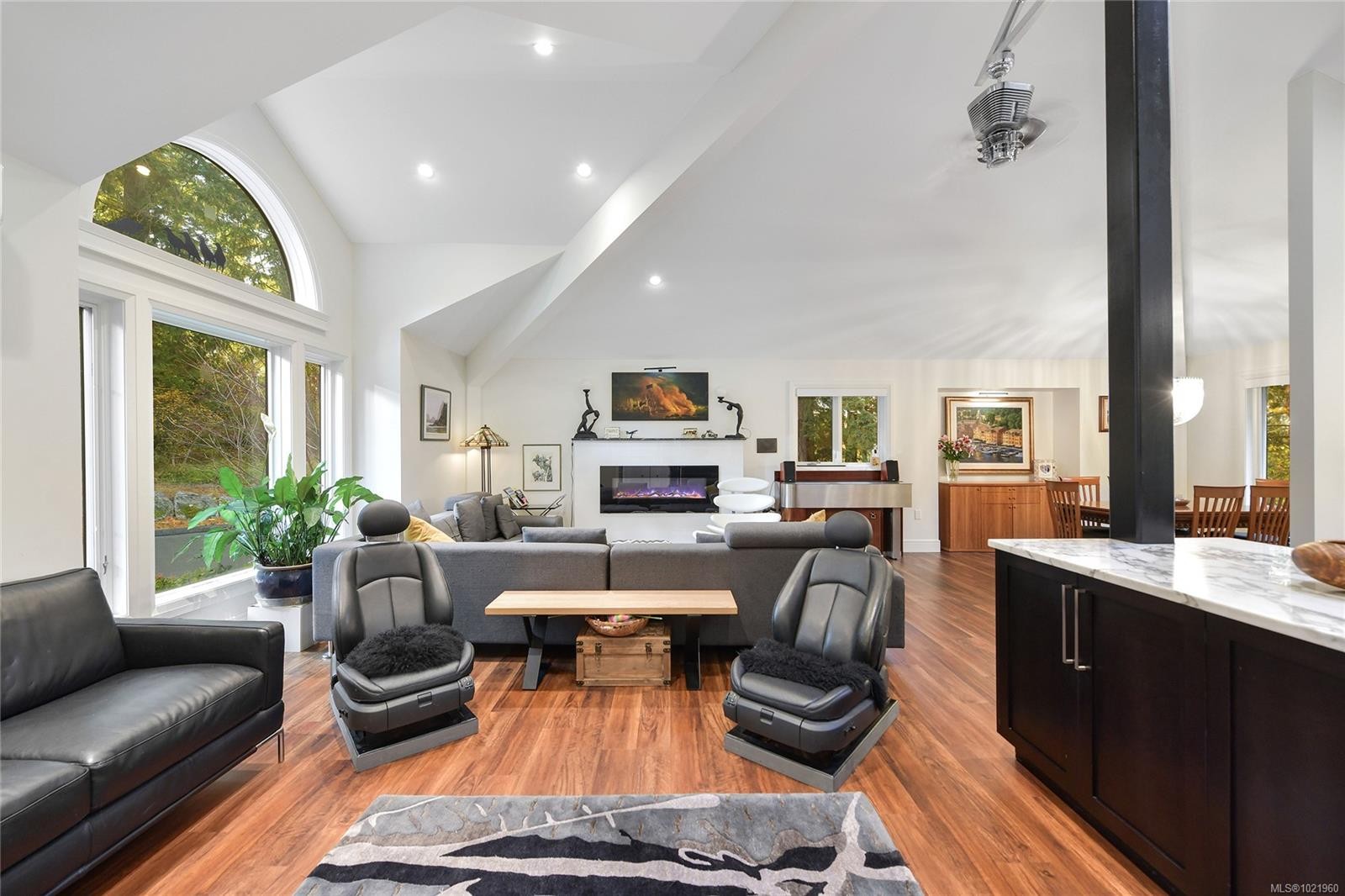 851 Sayward Rd, Saanich, BC