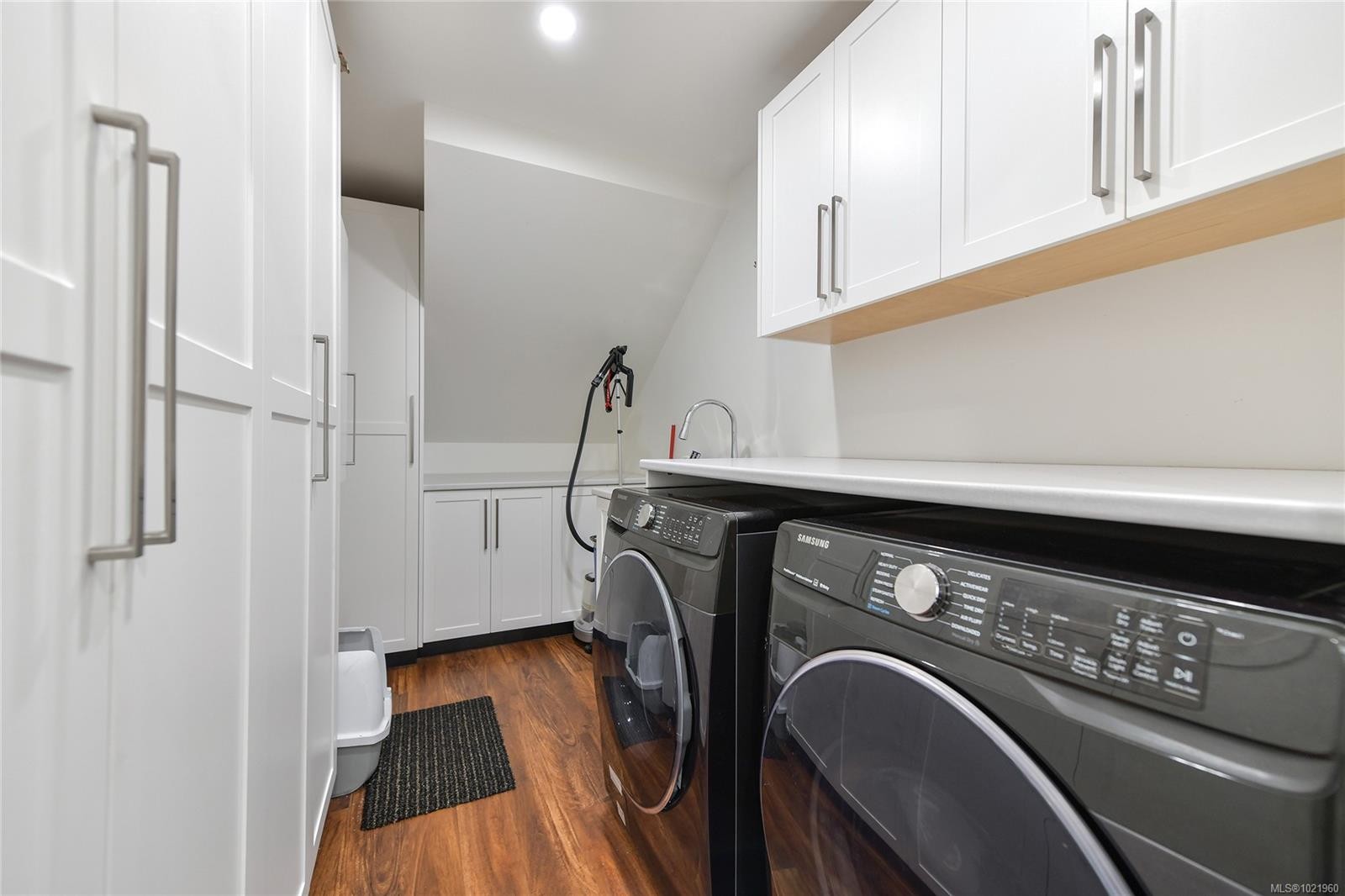 851 Sayward Rd, Saanich, BC