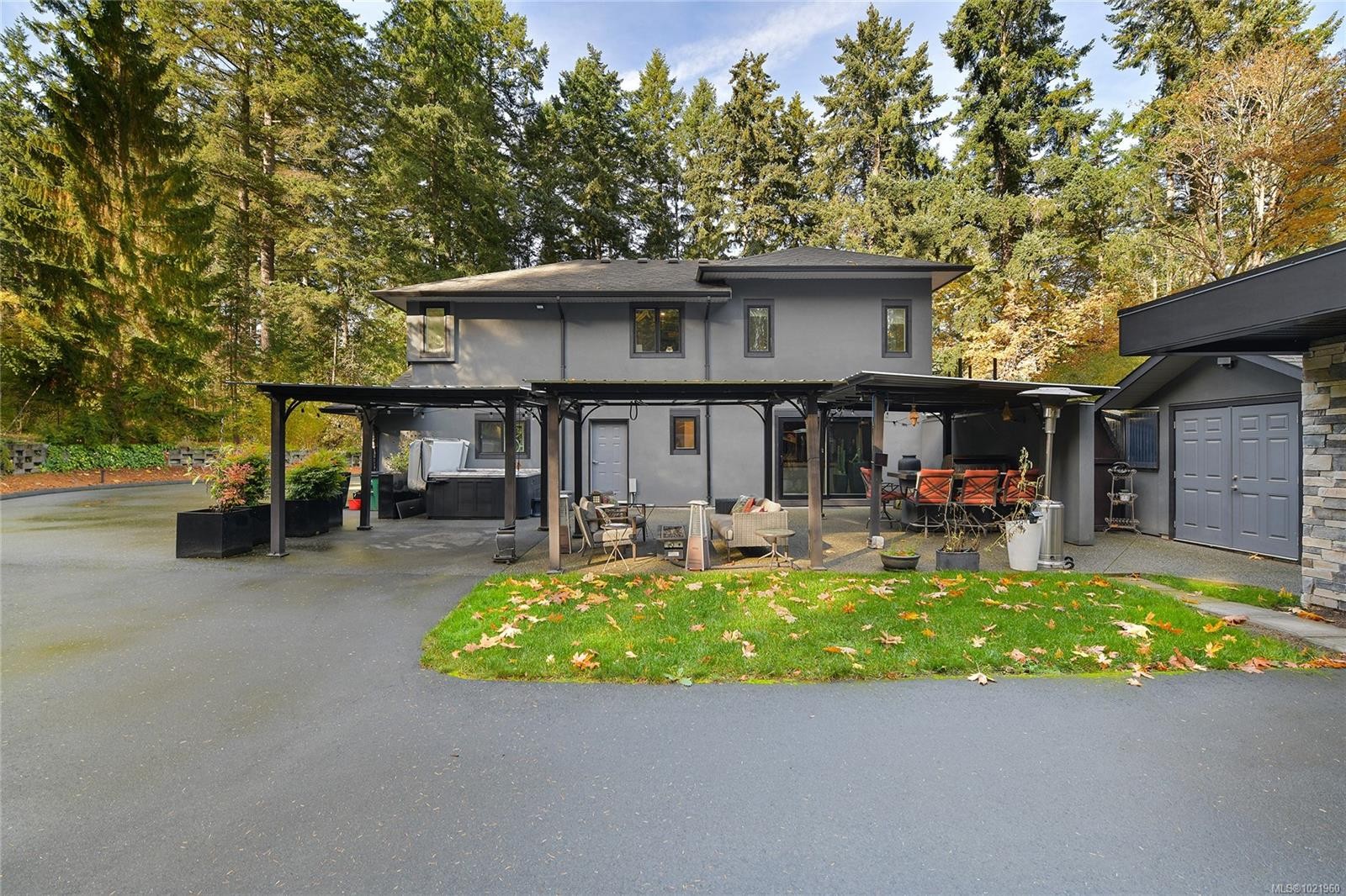 851 Sayward Rd, Saanich, BC