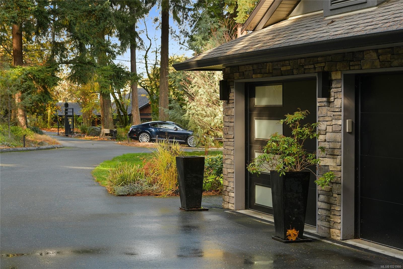 851 Sayward Rd, Saanich, BC