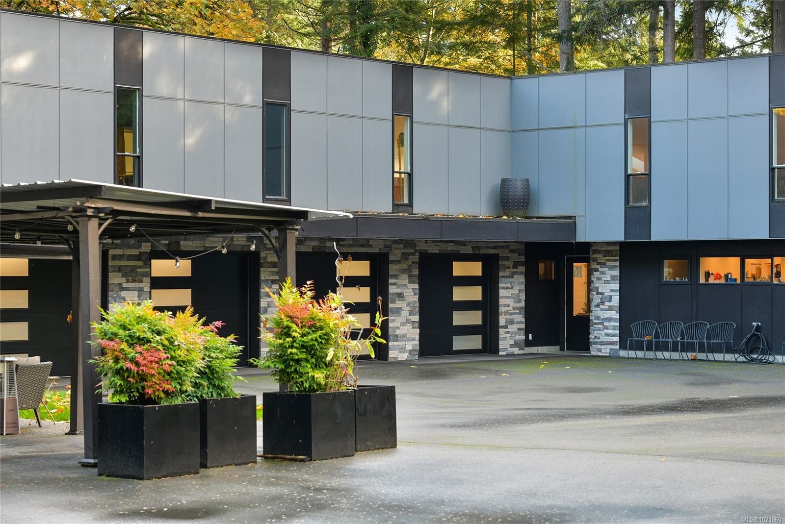 851 Sayward Rd, Saanich, BC