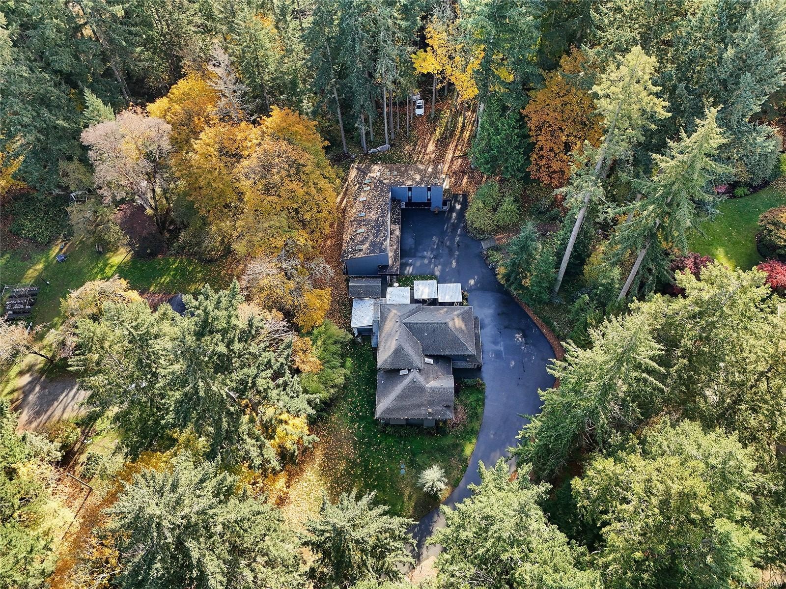 851 Sayward Rd, Saanich, BC