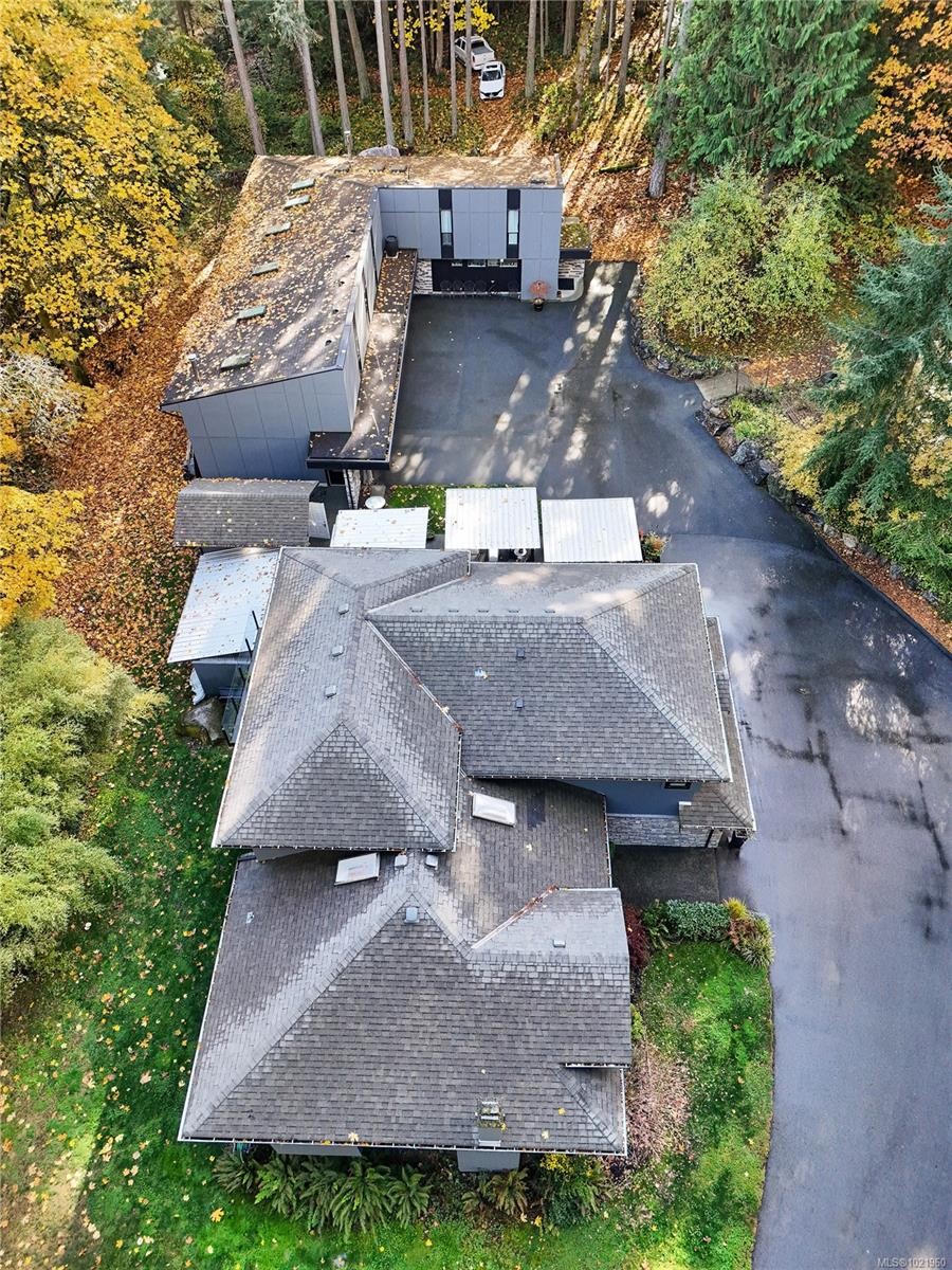 851 Sayward Rd, Saanich, BC