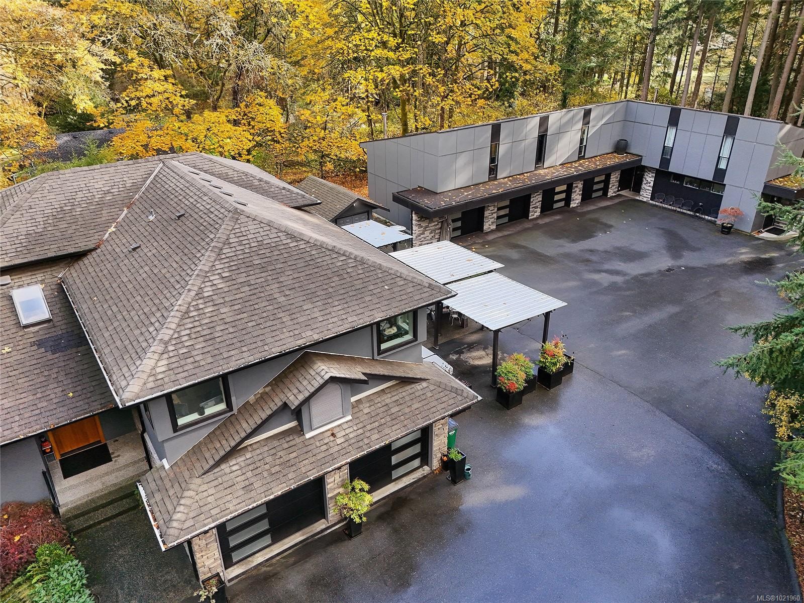 851 Sayward Rd, Saanich, BC