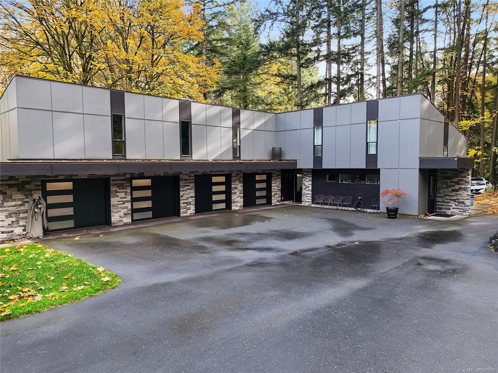 851 Sayward Rd, Saanich, BC