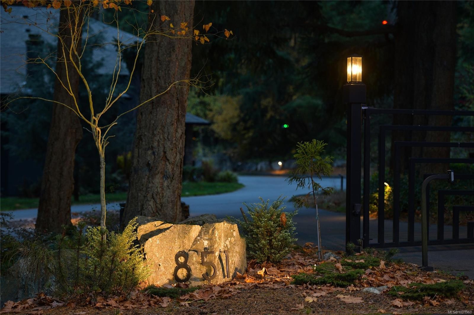 851 Sayward Rd, Saanich, BC