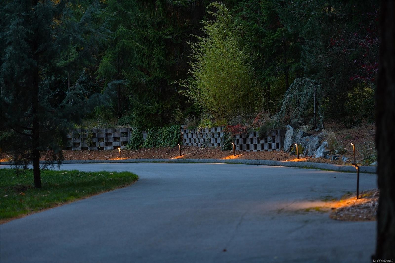 851 Sayward Rd, Saanich, BC