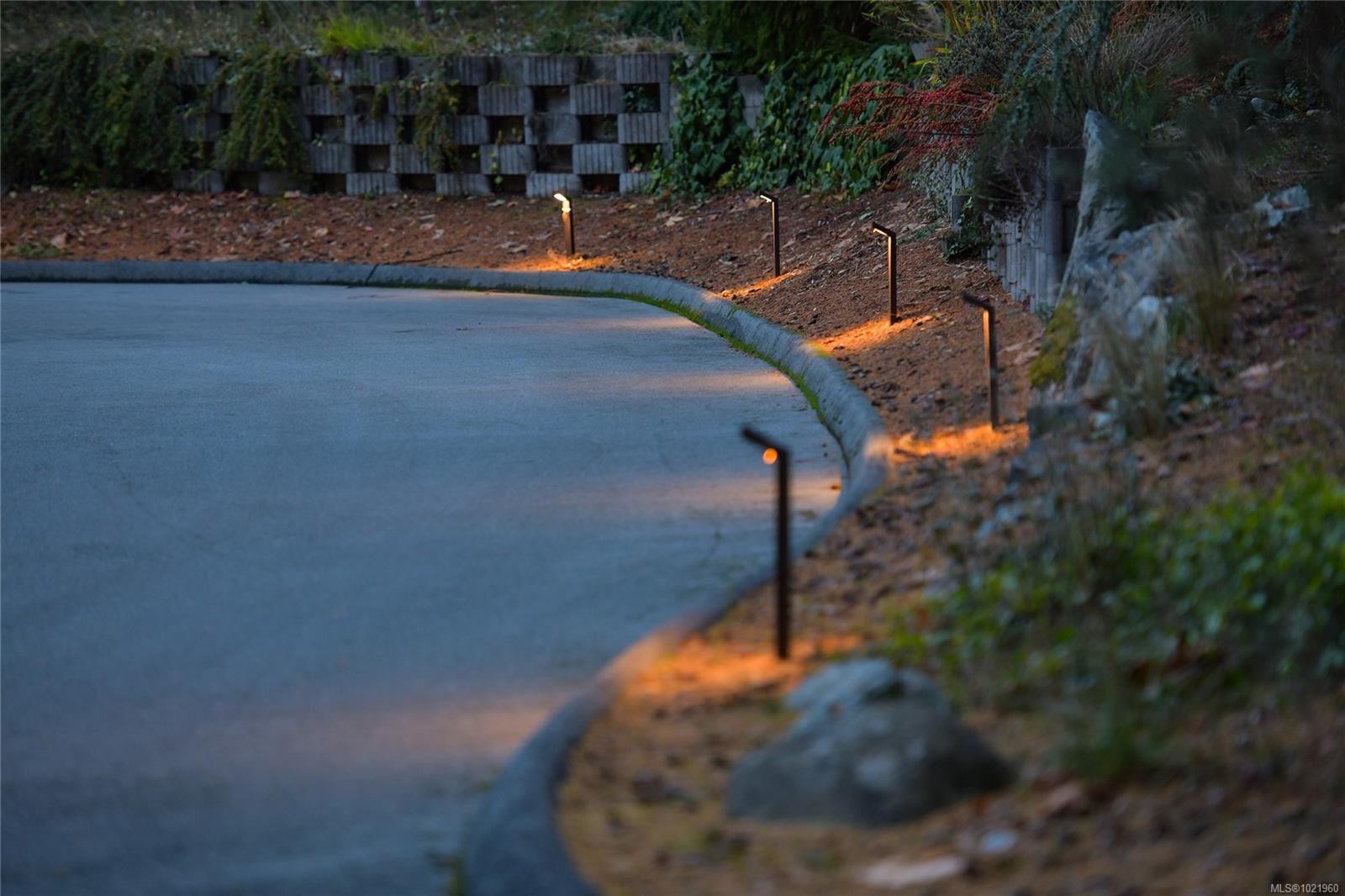 851 Sayward Rd, Saanich, BC