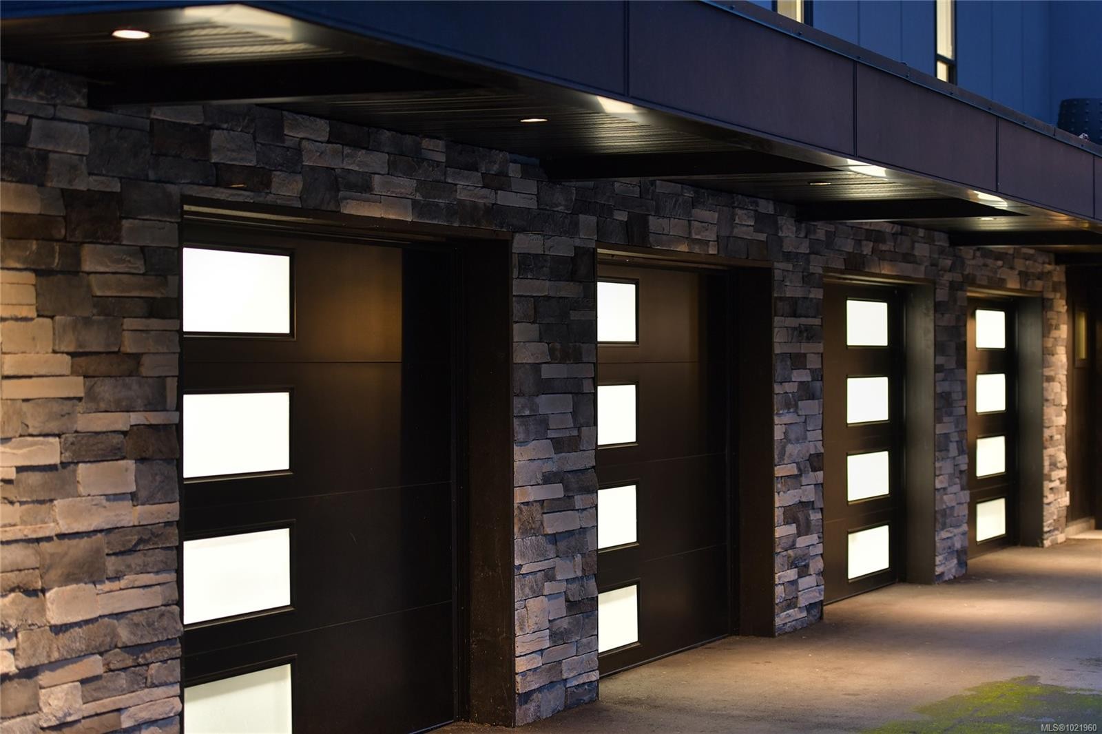 851 Sayward Rd, Saanich, BC