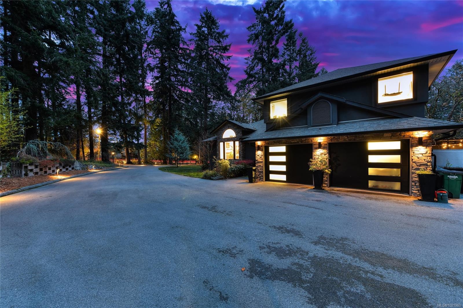 851 Sayward Rd, Saanich, BC