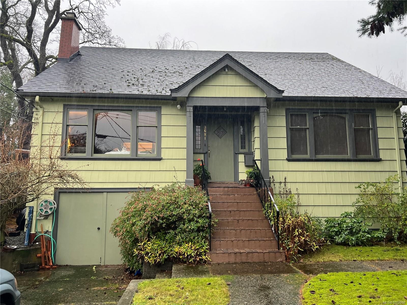 3681 Elliston St, Saanich, BC