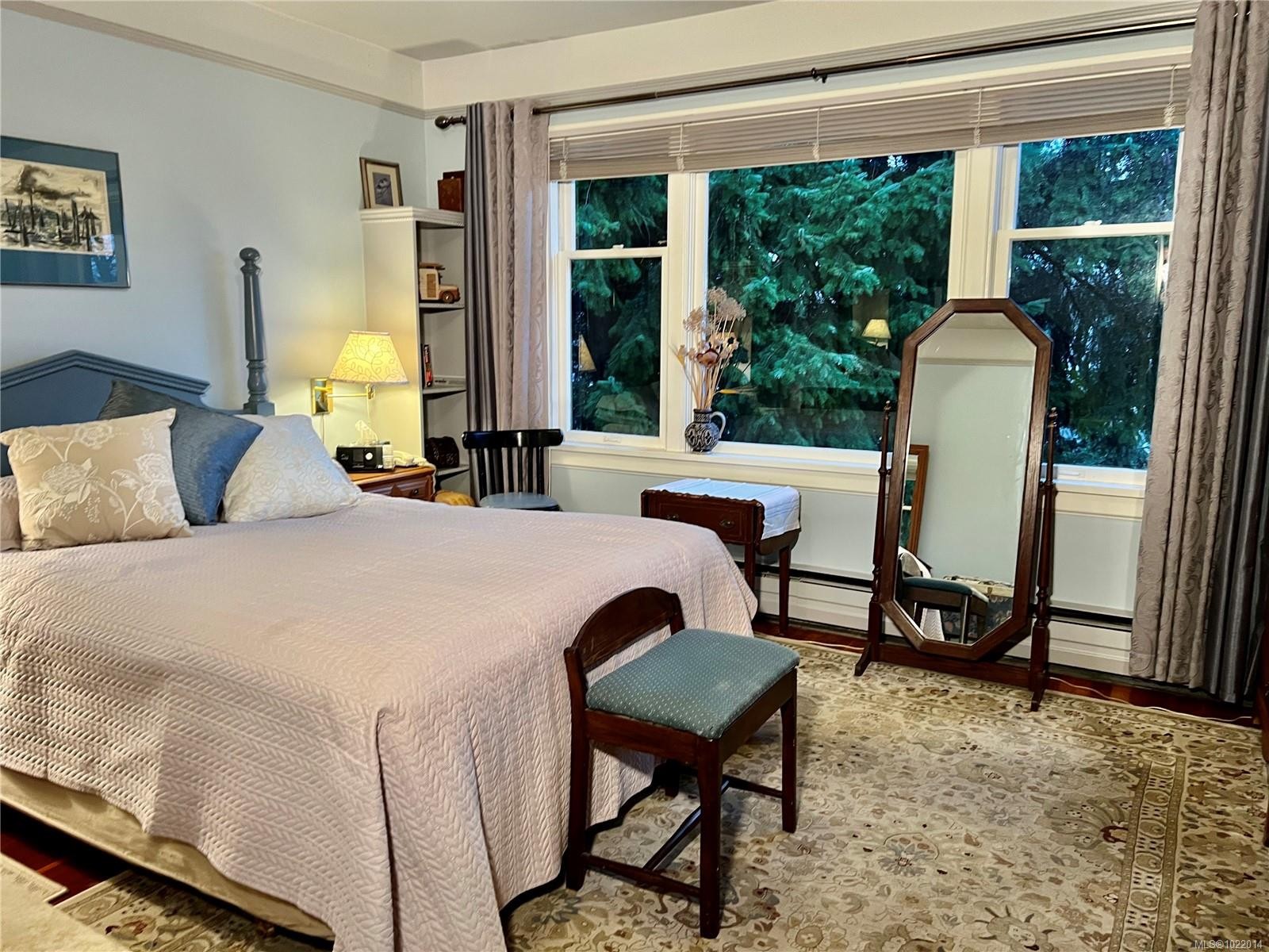 3681 Elliston St, Saanich, BC