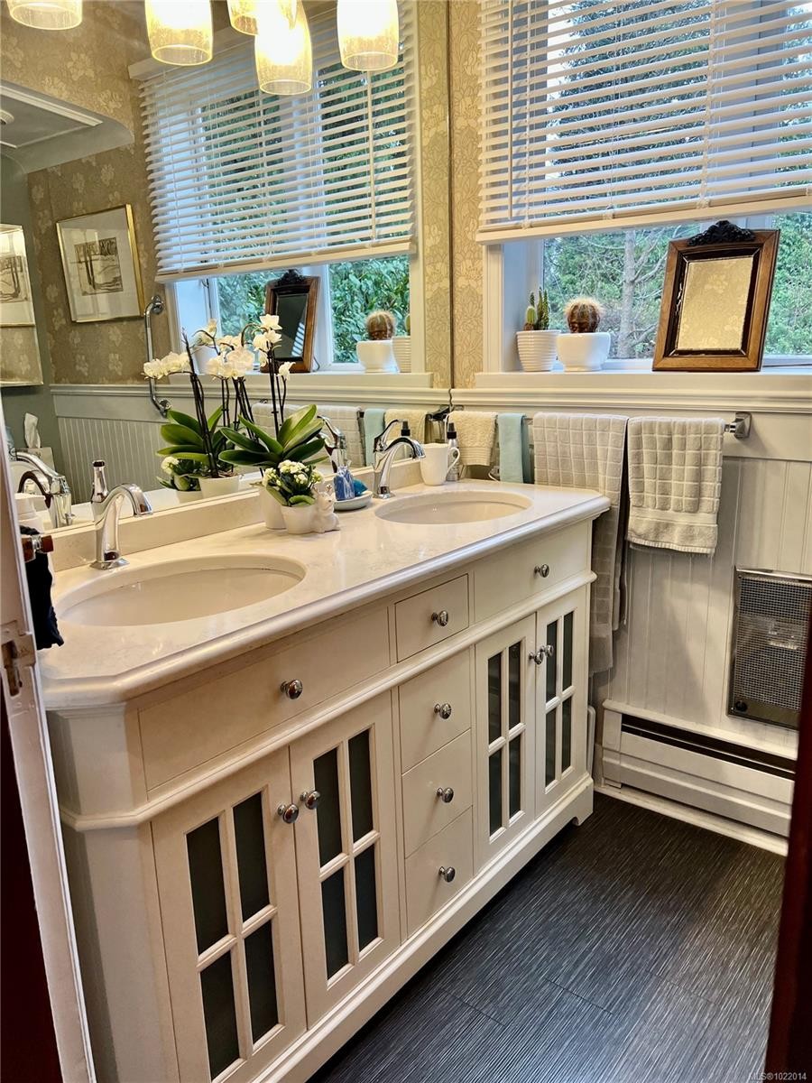 3681 Elliston St, Saanich, BC