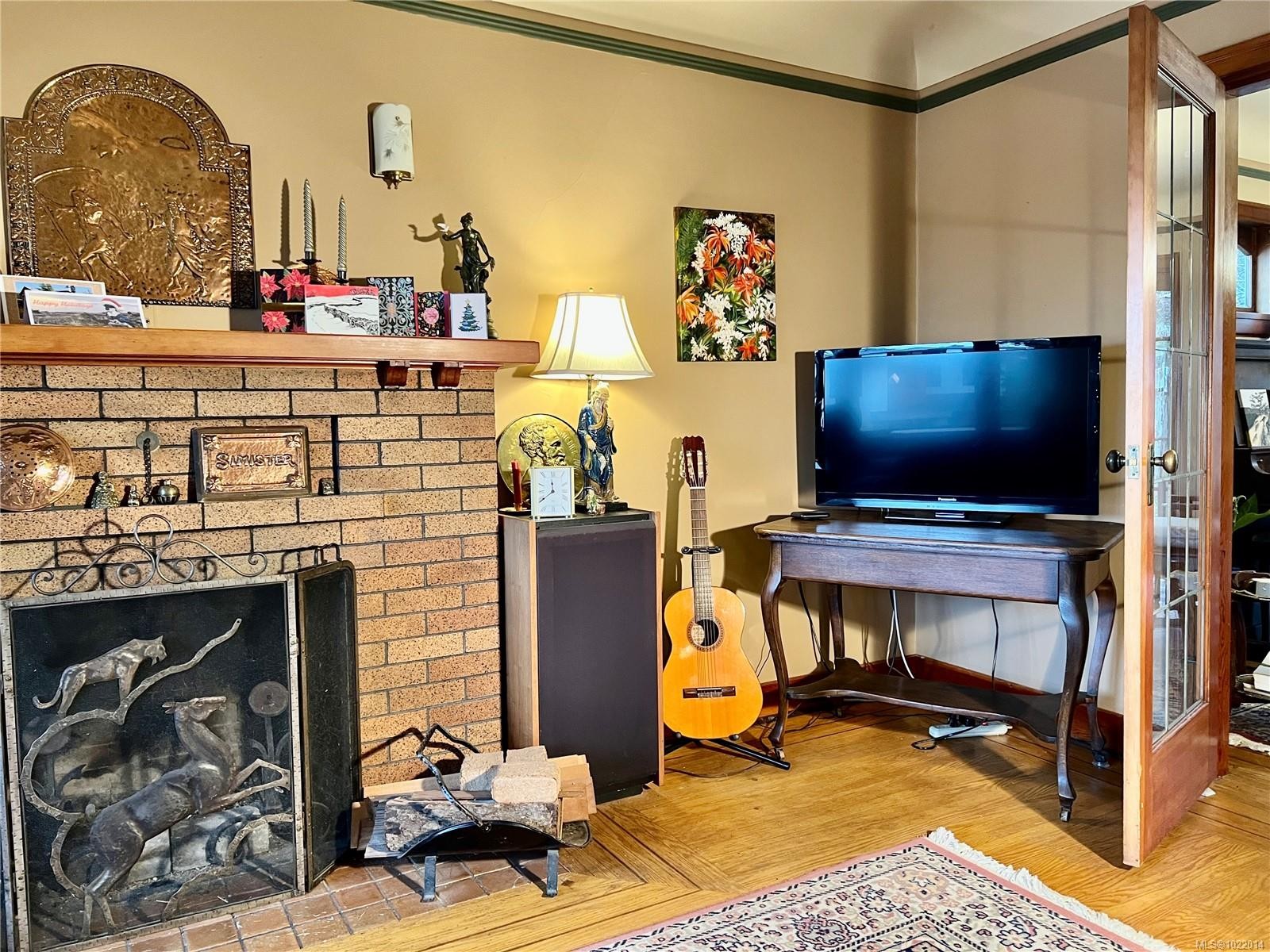 3681 Elliston St, Saanich, BC