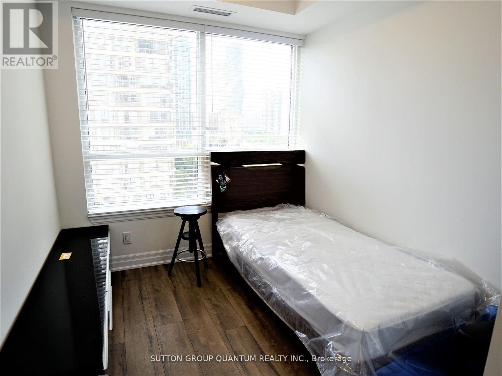 601 - 36 Elm Dr. W. Drive, Mississauga, ON - Indoor Photo Showing Bedroom