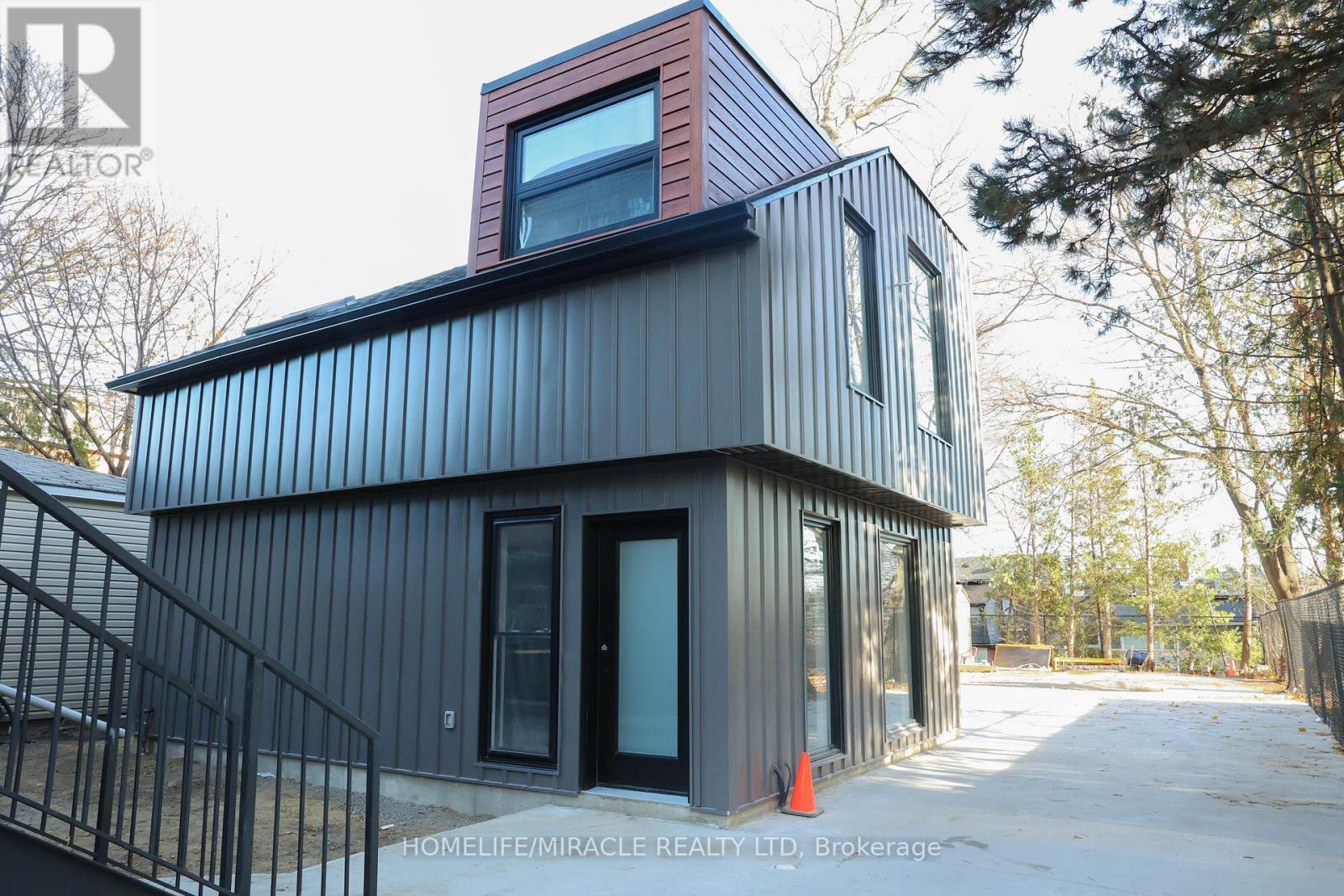 Grdn Suite - 67 Oakmount Road, Toronto, ON - Outdoor With Exterior