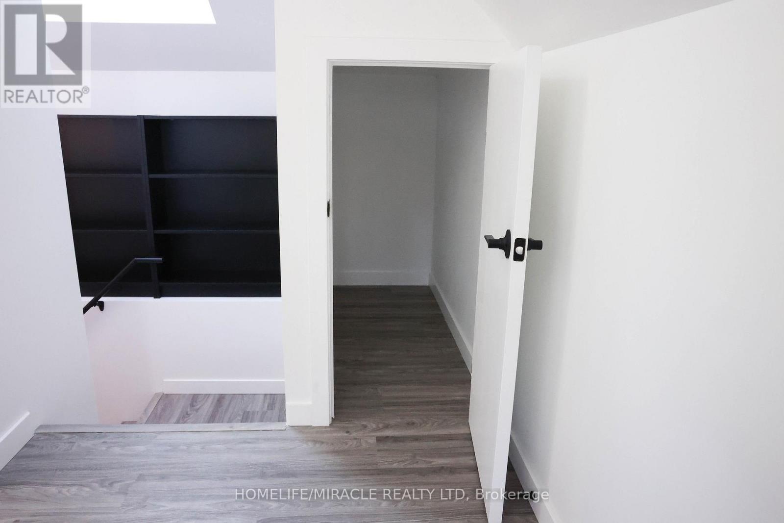 Grdn Suite - 67 Oakmount Road, Toronto, ON -