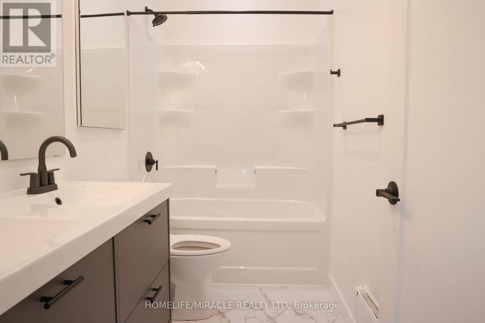 Grdn Suite - 67 Oakmount Road, Toronto, ON - Indoor Photo Showing Bathroom