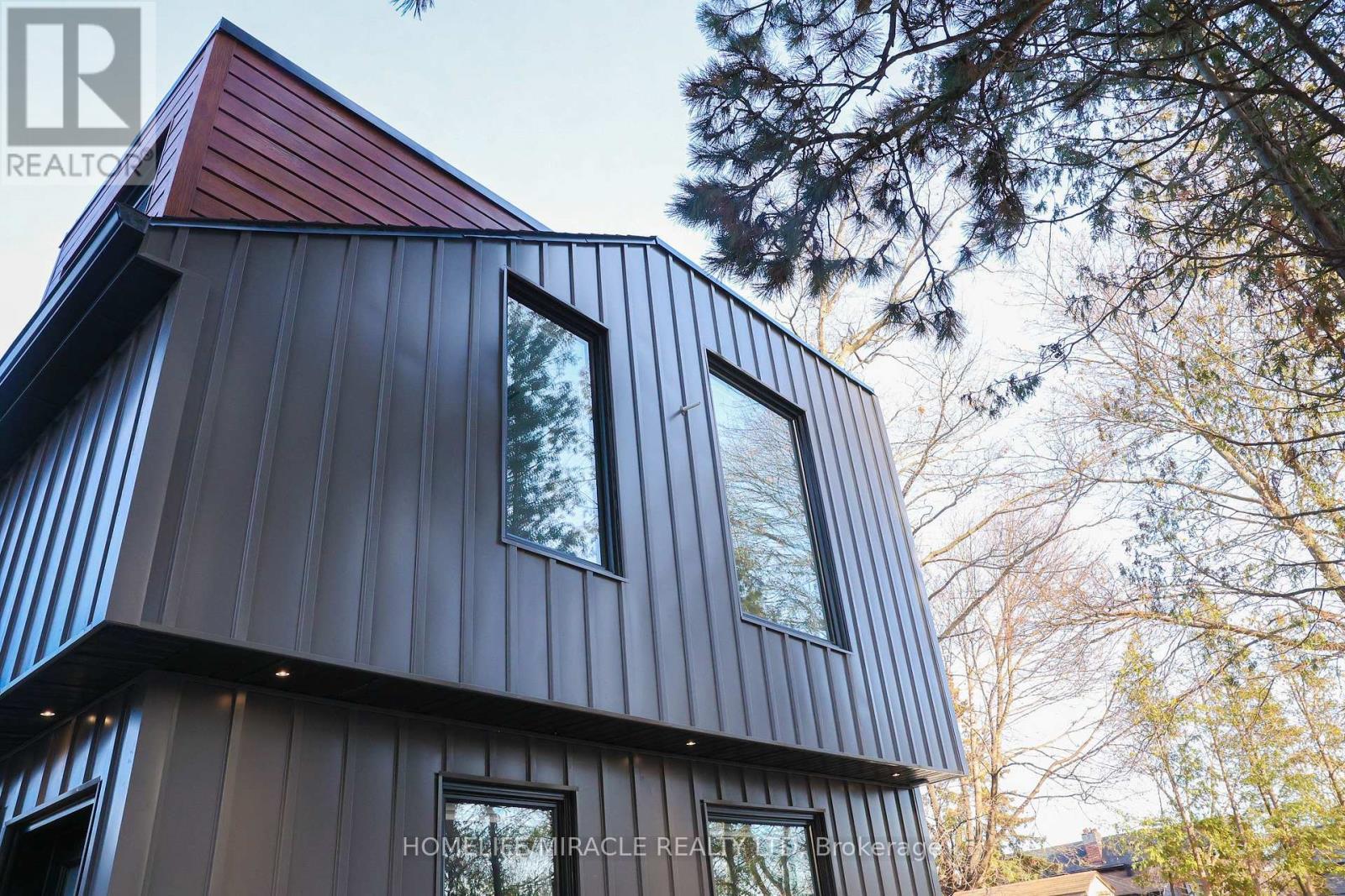 Grdn Suite - 67 Oakmount Road, Toronto, ON - Outdoor