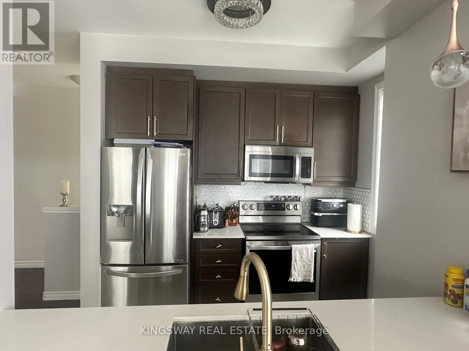 66 - 30 Times Square Boulevard, Hamilton, ON - Indoor Photo Showing Kitchen