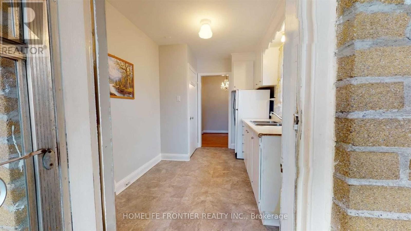 Main - 184 Calvington Drive, Toronto, ON - Indoor Photo Showing Kitchen With Double Sink