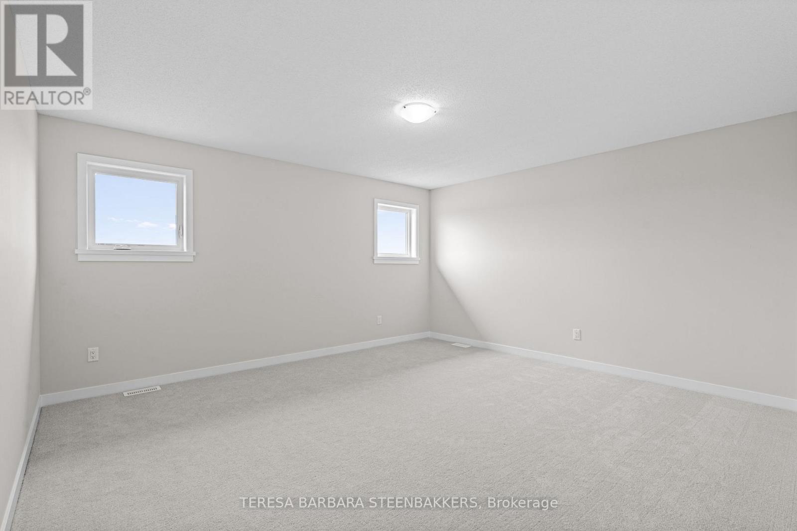 747 Kenny Gordon Avenue W, Ottawa, ON - Indoor Photo Showing Other Room