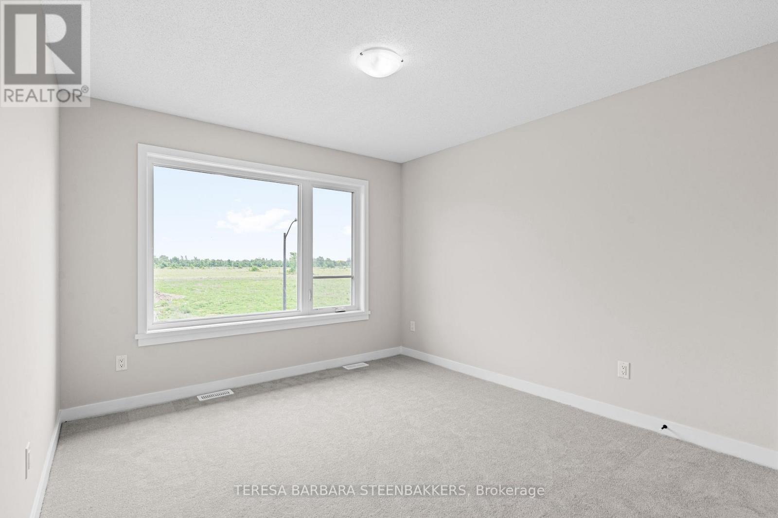 747 Kenny Gordon Avenue W, Ottawa, ON - Indoor Photo Showing Other Room