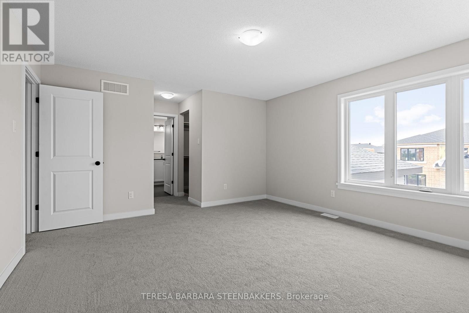 747 Kenny Gordon Avenue W, Ottawa, ON - Indoor Photo Showing Other Room