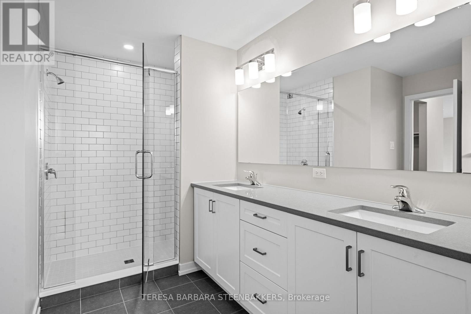 747 Kenny Gordon Avenue W, Ottawa, ON - Indoor Photo Showing Bathroom