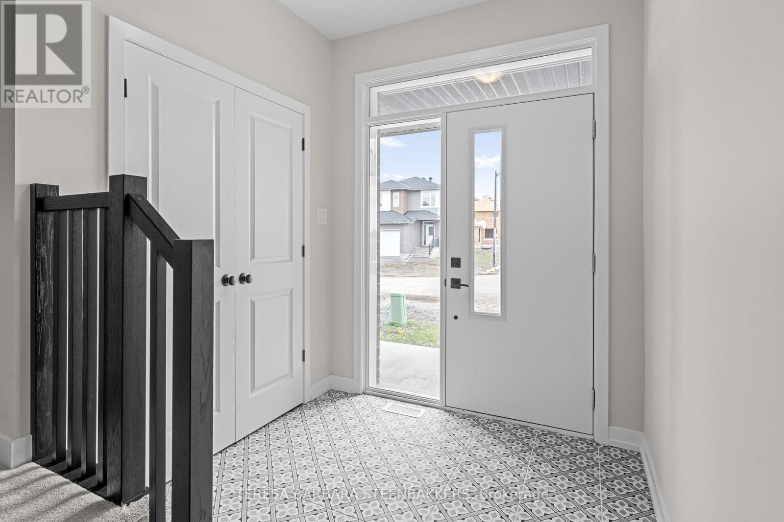 747 Kenny Gordon Avenue W, Ottawa, ON - Indoor Photo Showing Other Room