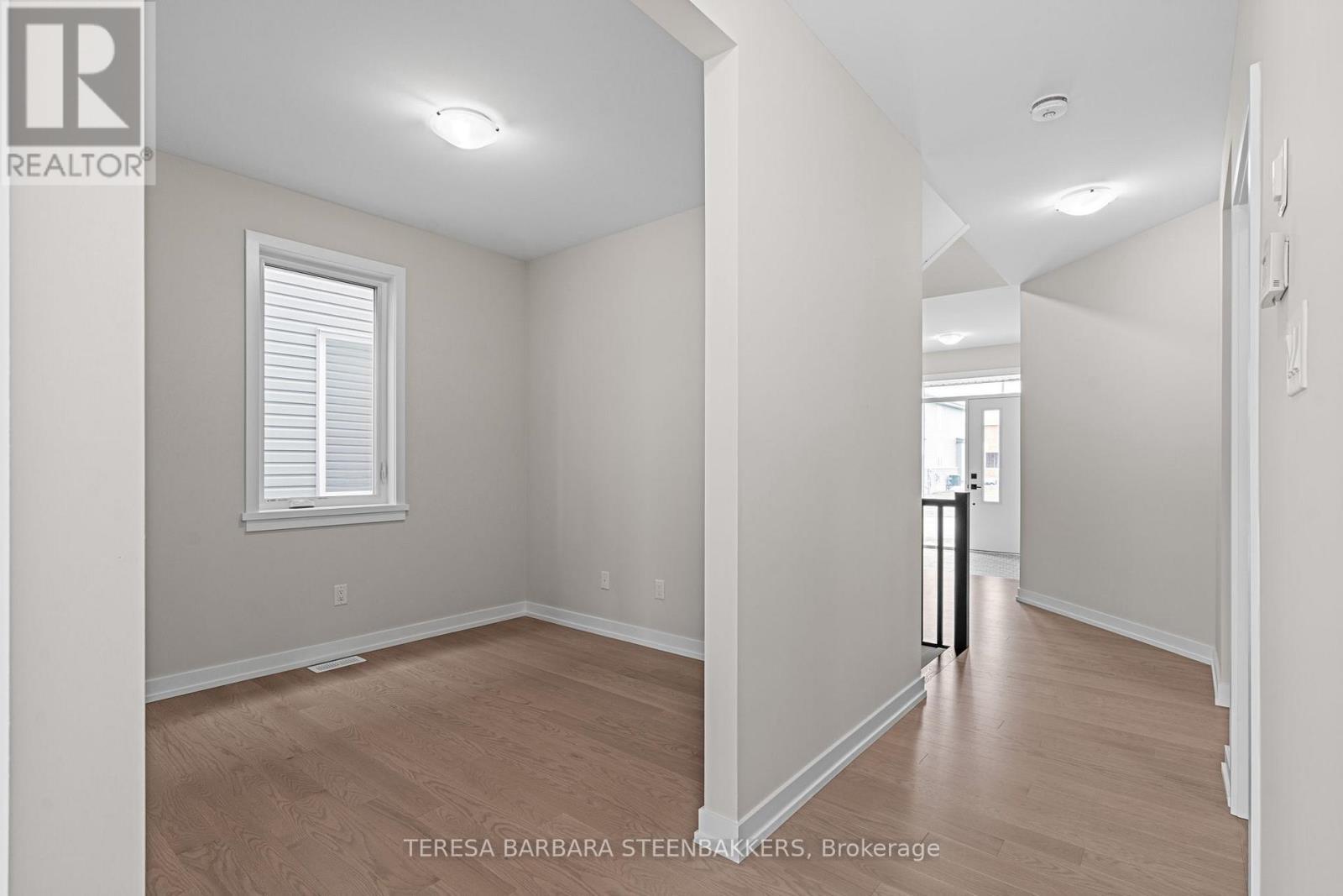 747 Kenny Gordon Avenue W, Ottawa, ON - Indoor Photo Showing Other Room