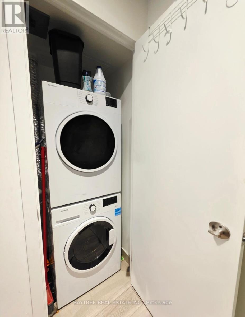 507 - 55 Mercer Street, Toronto, ON - Indoor Photo Showing Laundry Room