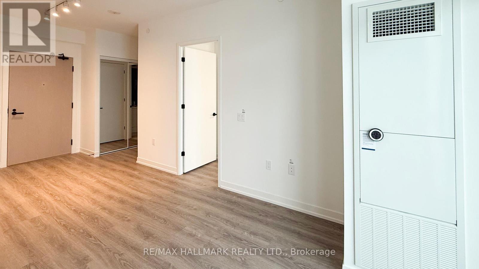 4203 - 8 Interchange Way, Vaughan, ON - Indoor Photo Showing Other Room