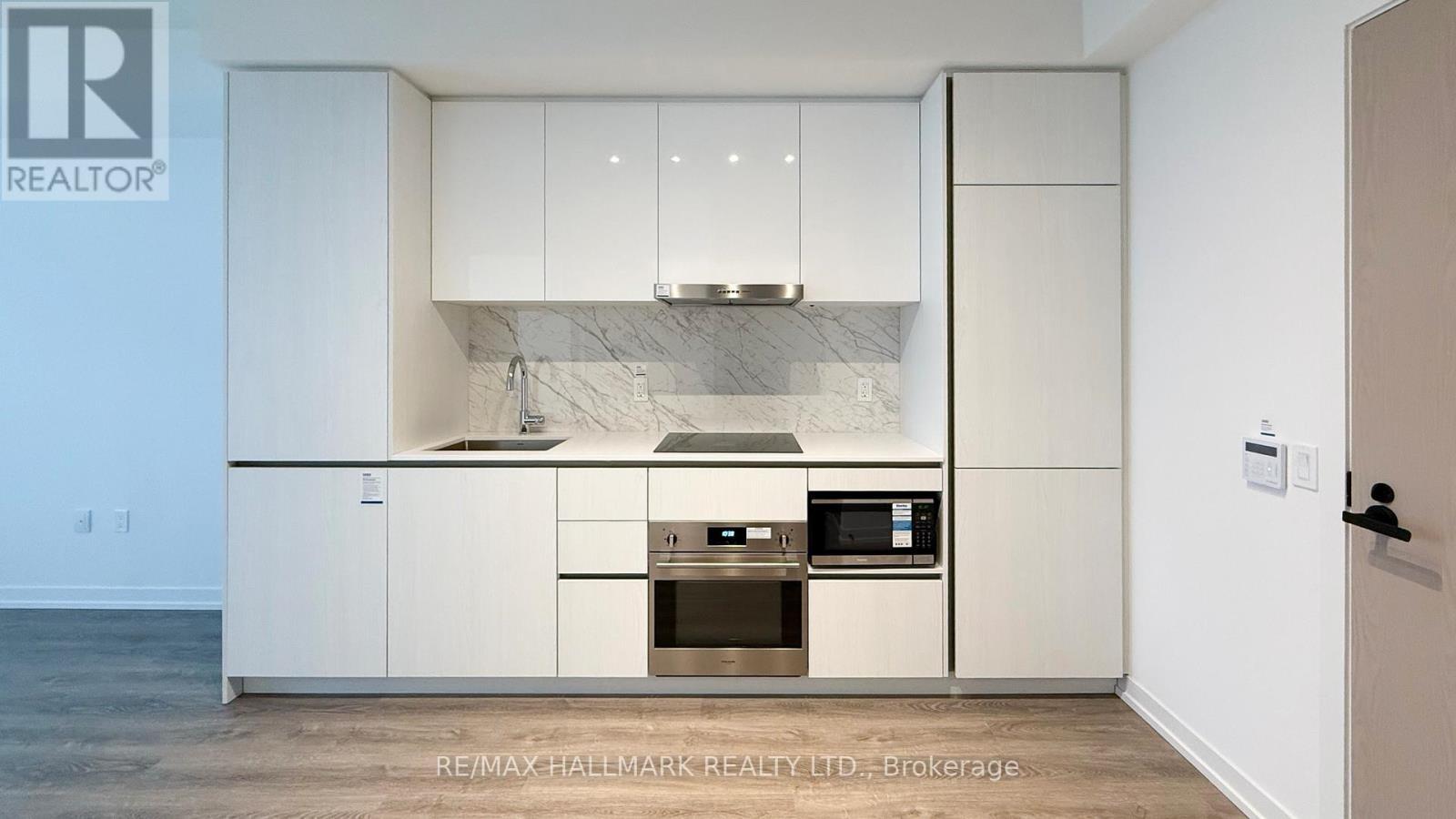 4203 - 8 Interchange Way, Vaughan, ON - Indoor Photo Showing Kitchen