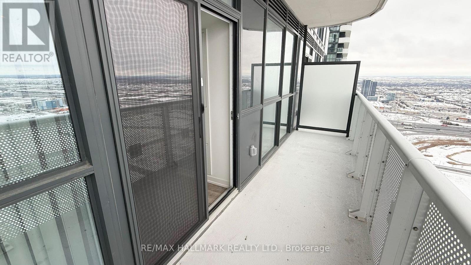 4203 - 8 Interchange Way, Vaughan, ON - Outdoor With Exterior