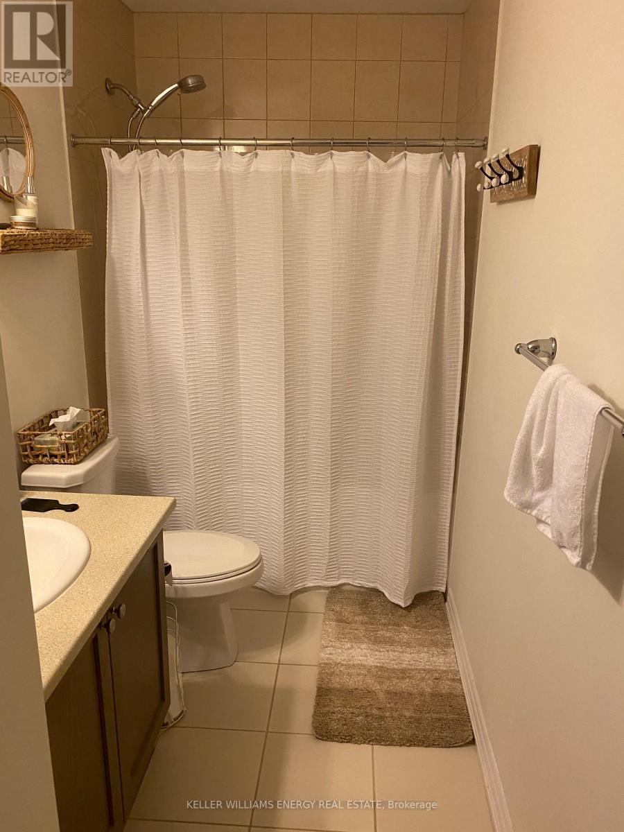 102 Tabaret Crescent, Oshawa (Windfields), ON - Indoor Photo Showing Bathroom