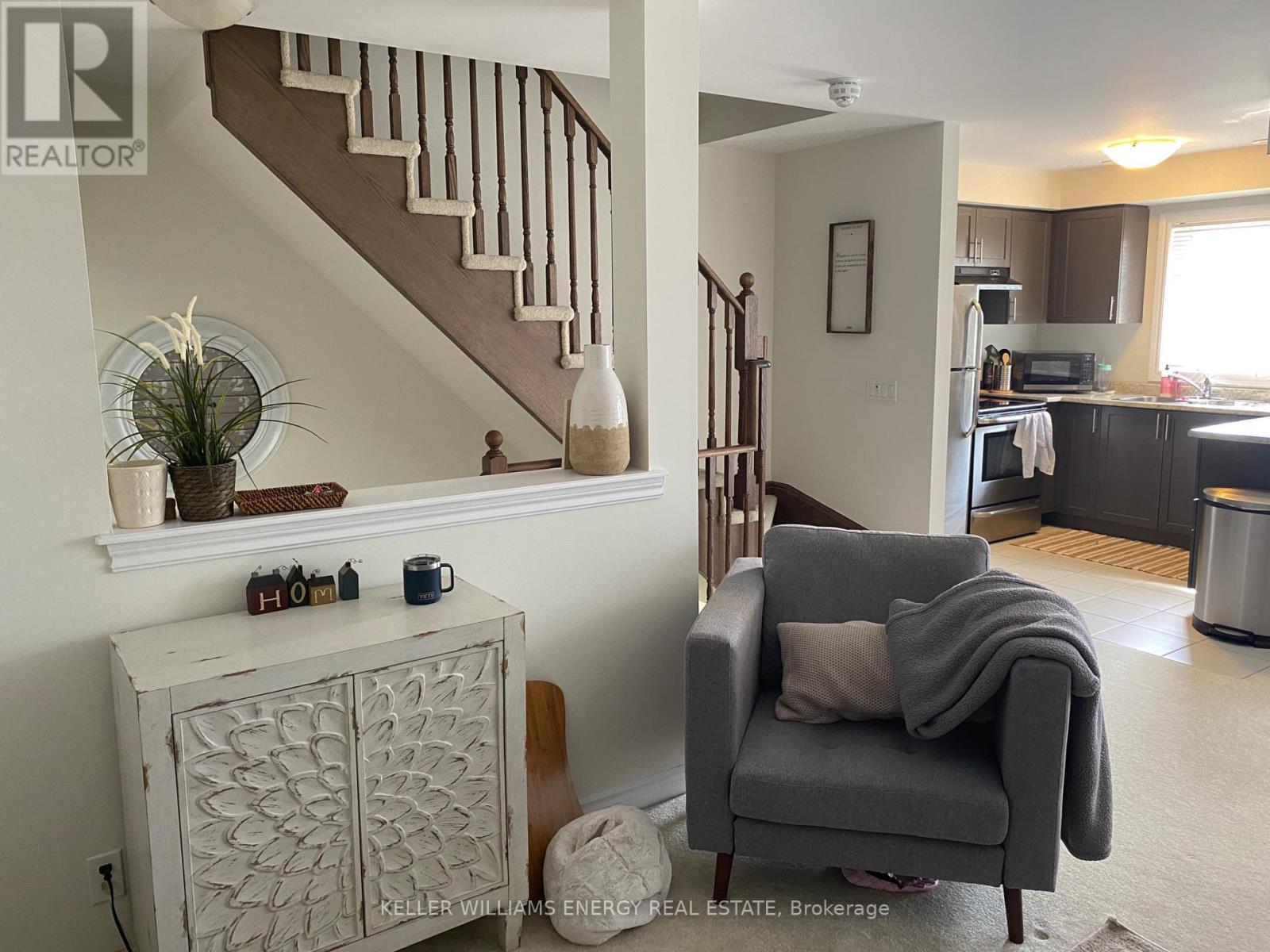 102 Tabaret Crescent, Oshawa (Windfields), ON - Indoor