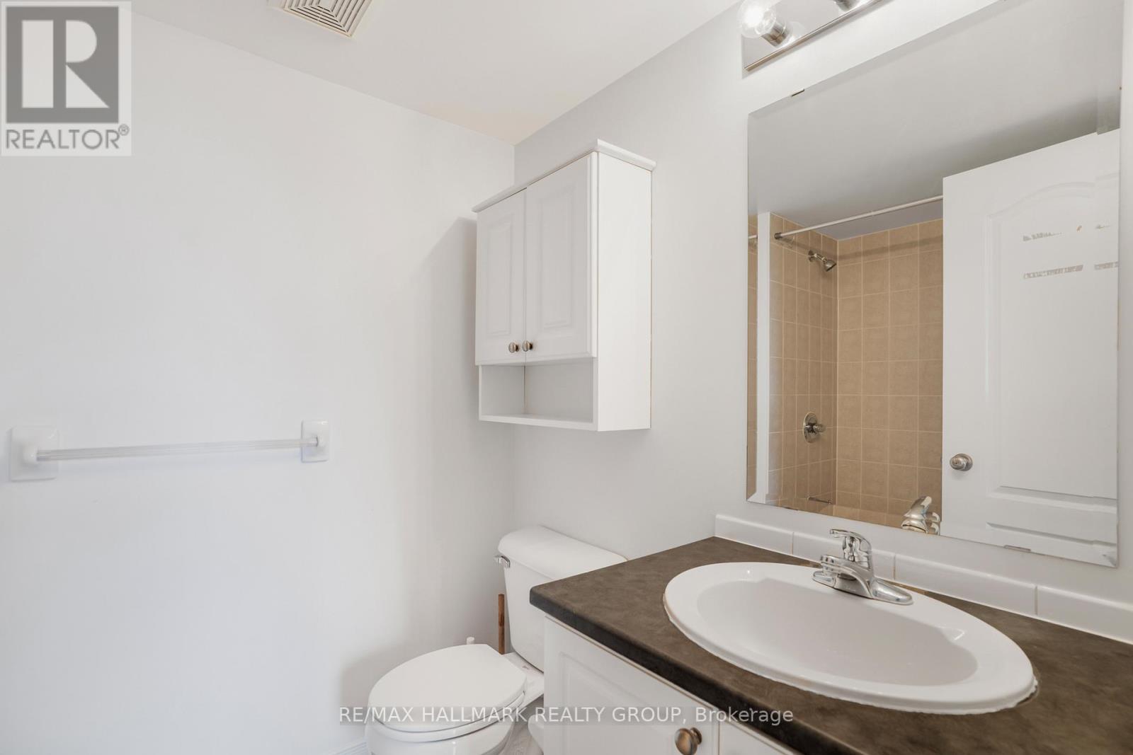 584 Lakeridge Drive, Ottawa, ON - Indoor Photo Showing Bathroom