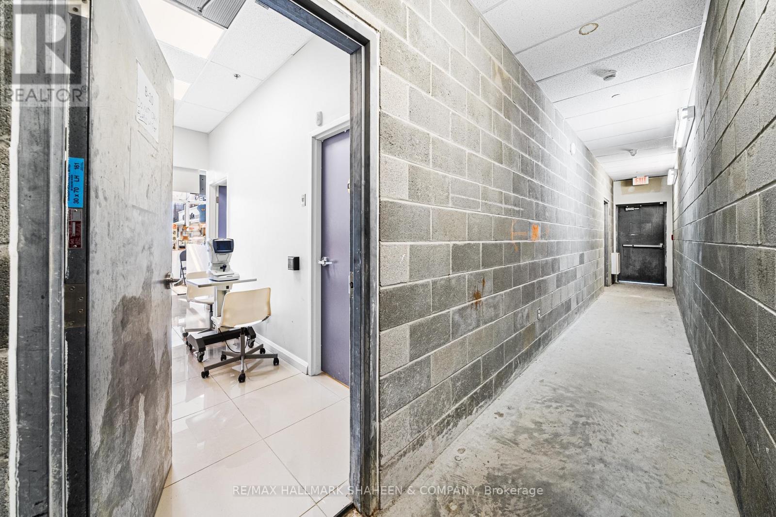 B10 - 9610 Yonge Street, Richmond Hill, ON