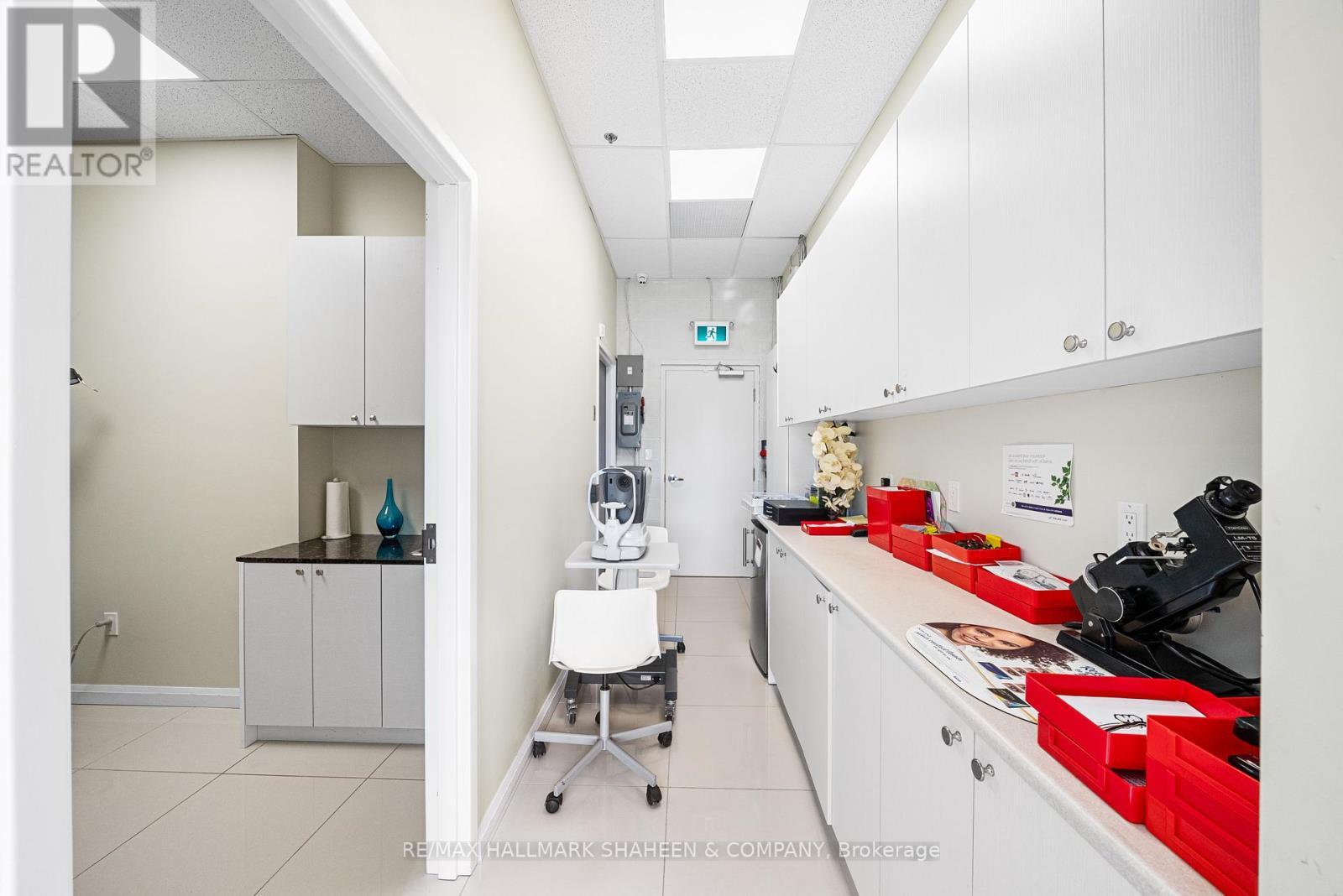 B10 - 9610 Yonge Street, Richmond Hill, ON