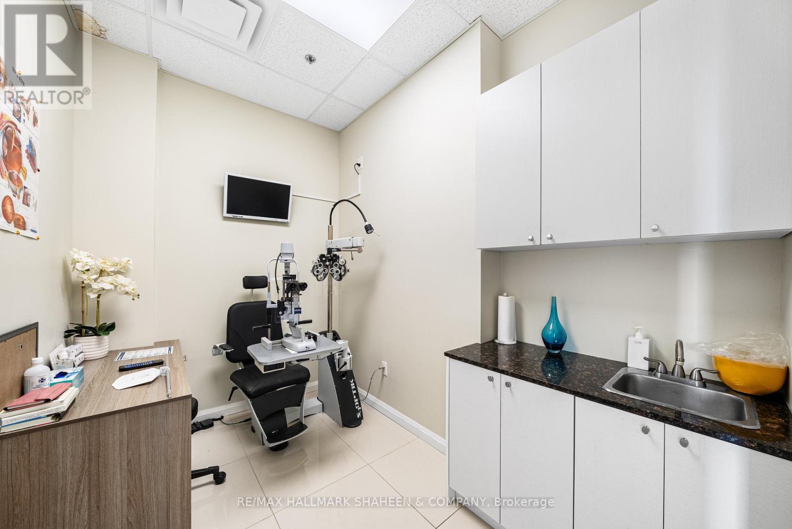 B10 - 9610 Yonge Street, Richmond Hill, ON