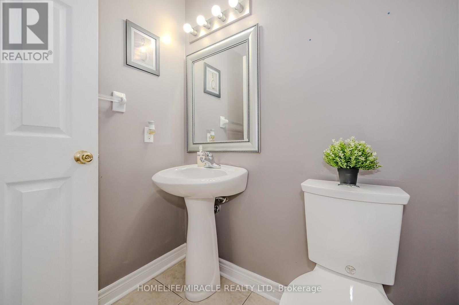 80 Meadowbank Drive, Hamilton, ON - Indoor Photo Showing Bathroom