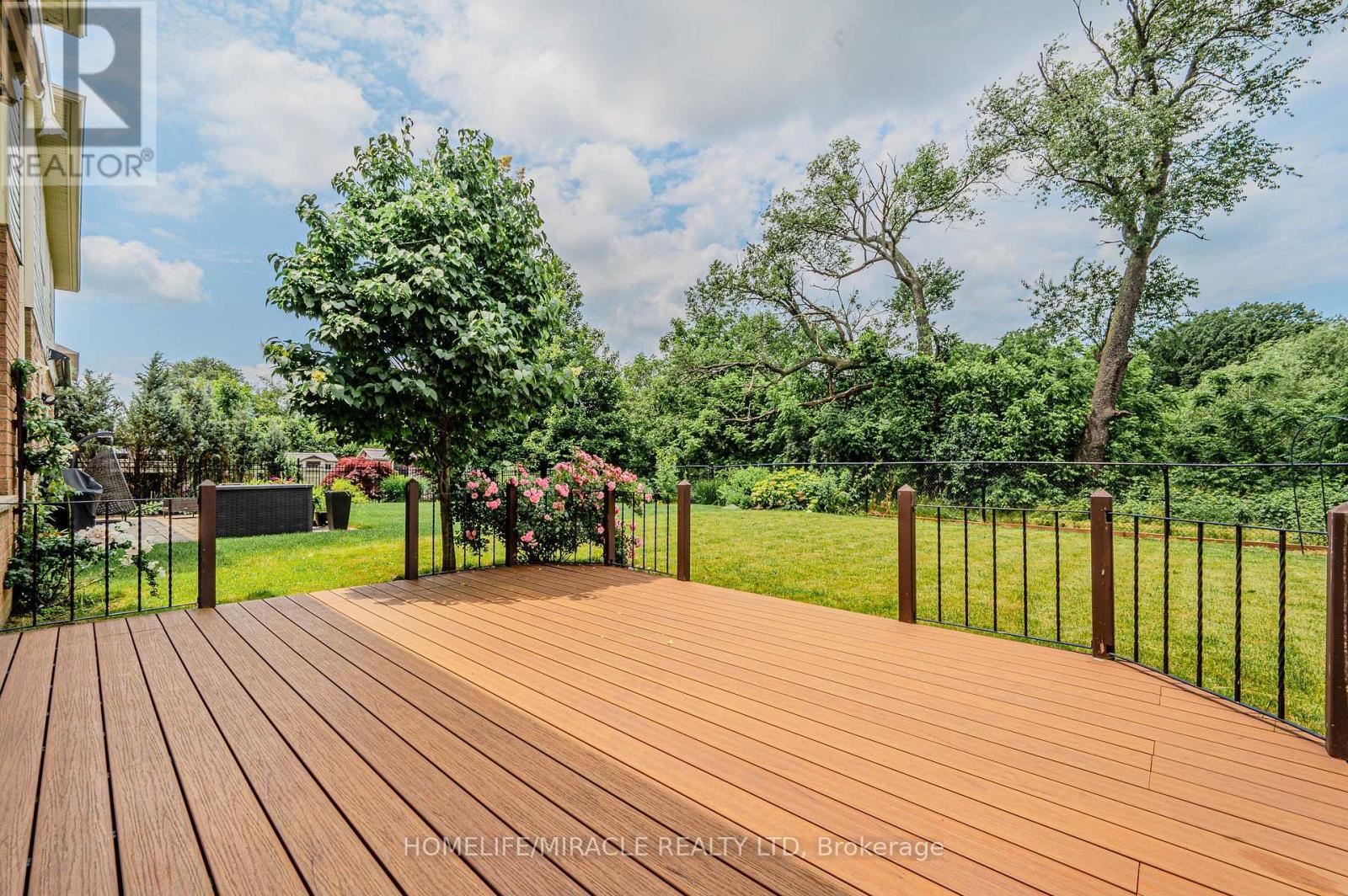80 Meadowbank Drive, Hamilton, ON - Outdoor