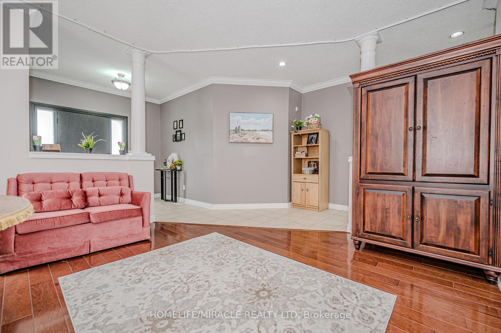 80 Meadowbank Drive, Hamilton, ON - Indoor